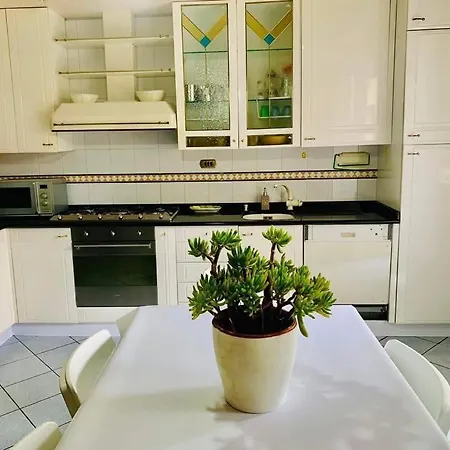 A Due Passi Dal Mare *