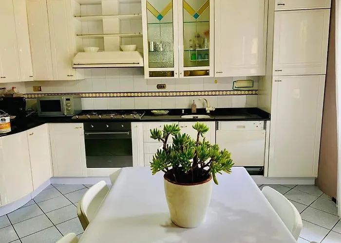 A Due Passi Dal Mare *